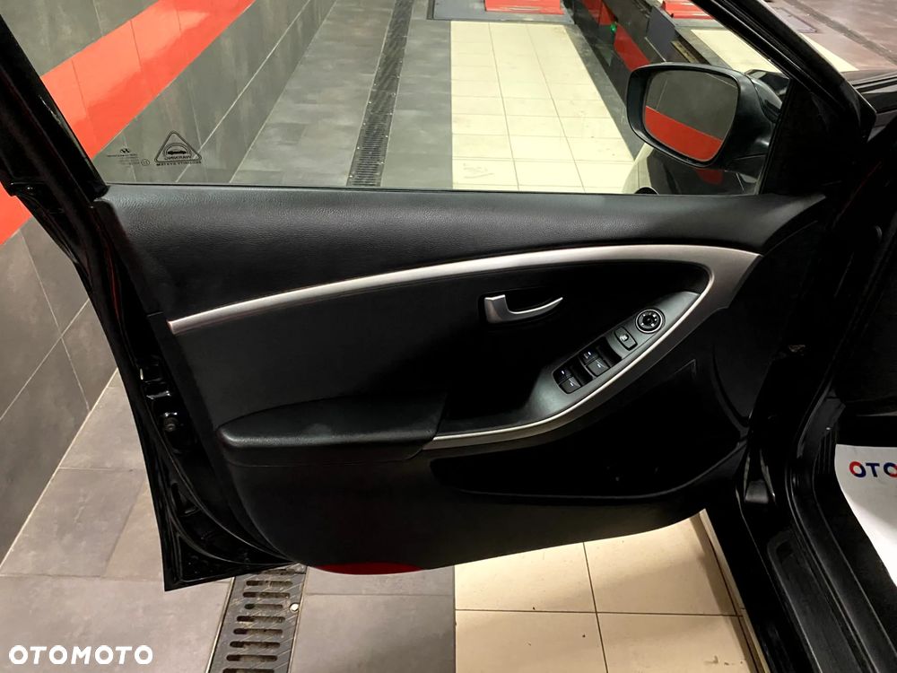 Hyundai i30 1.6 GDI BlueDrive Premium - 13