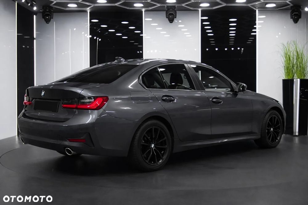 BMW Seria 3 318d Sport Line - 6