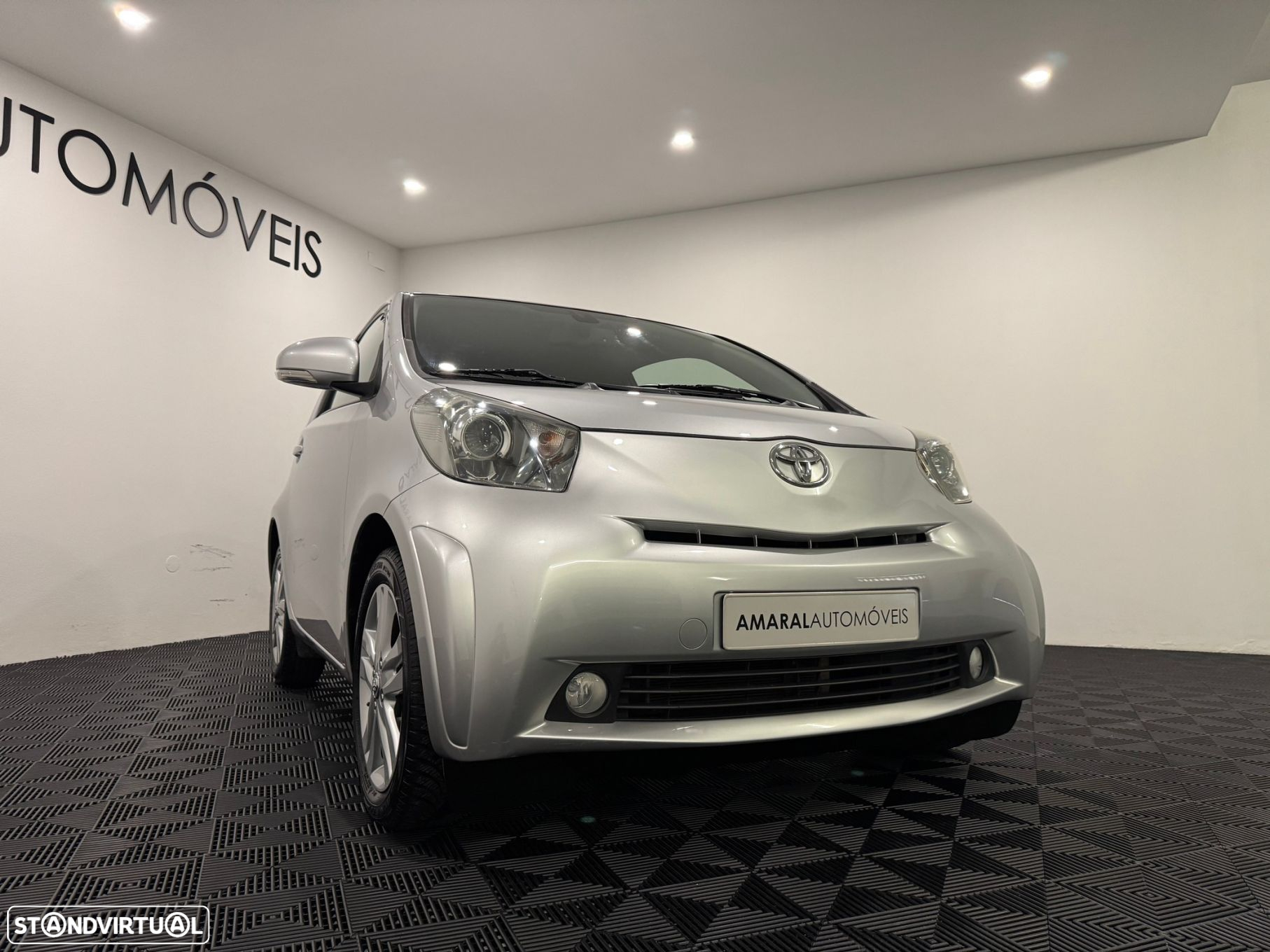 Toyota iQ 1.33 VVT-i - 12