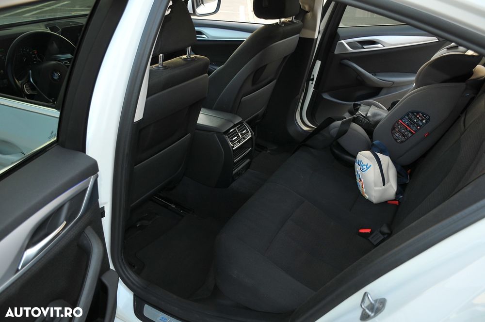 BMW Seria 5 530e iPerformance Aut. - 26