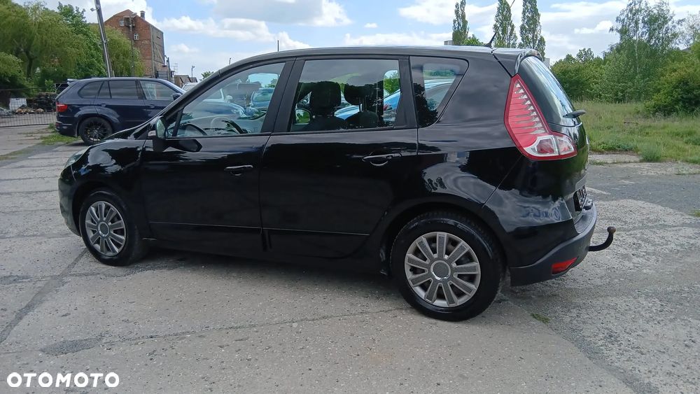 Renault Scenic - 11