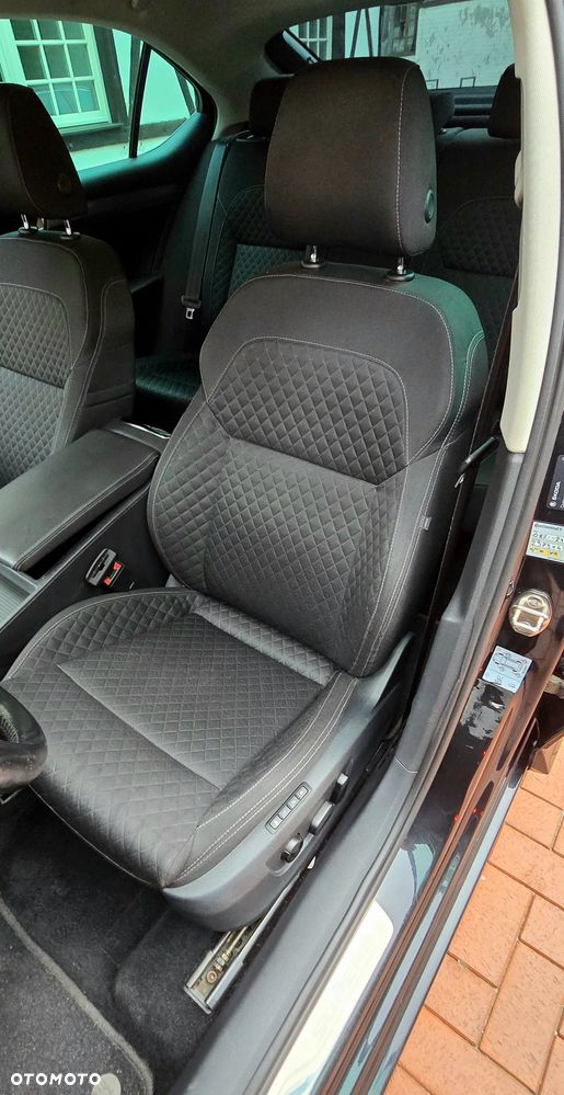 Skoda Superb 2.0 TDI Active DSG - 19