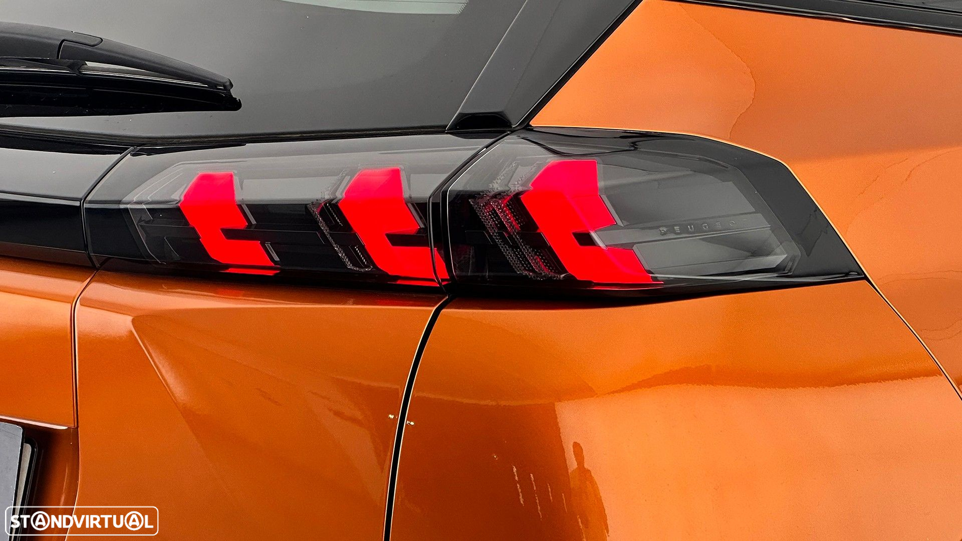 Peugeot 2008 1.2 PureTech GT EAT8 - 12