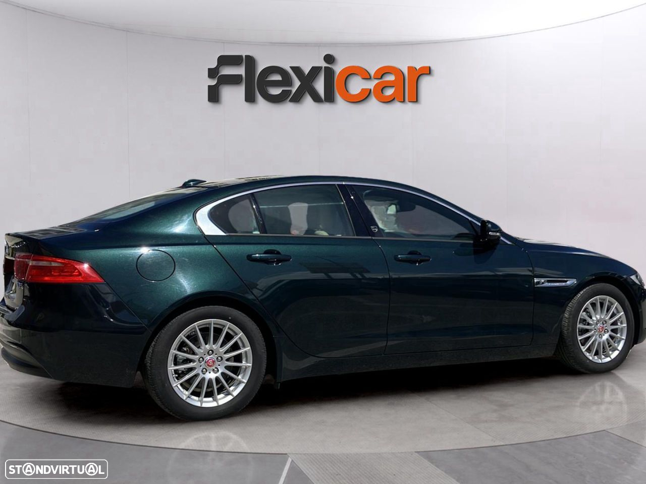 Jaguar XE - 2