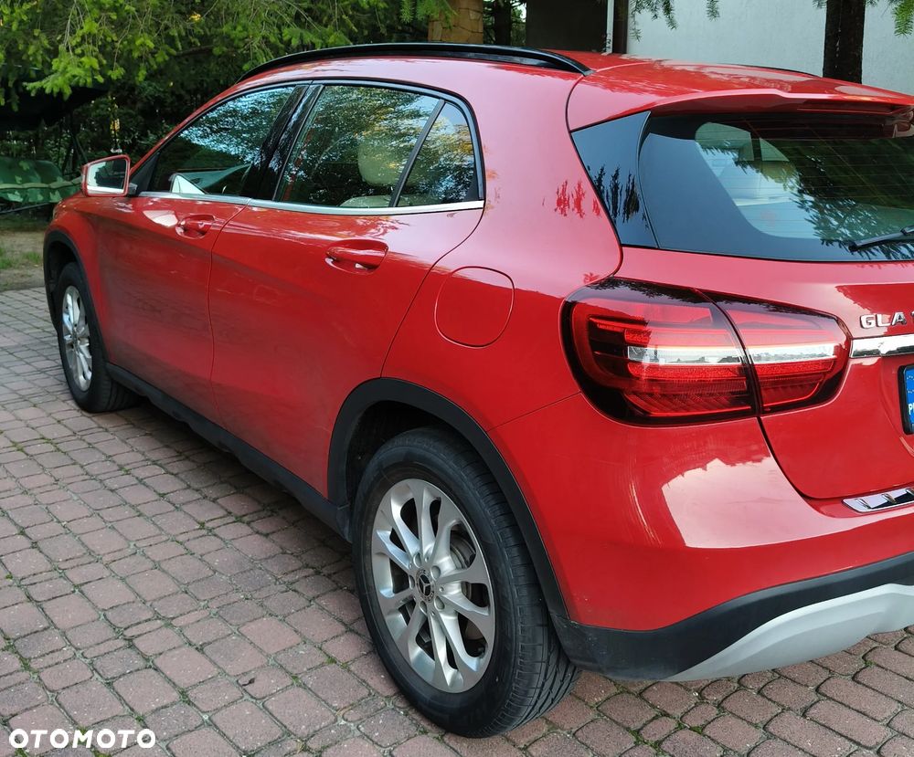 Mercedes-Benz GLA 180 7G-DCT Style - 6