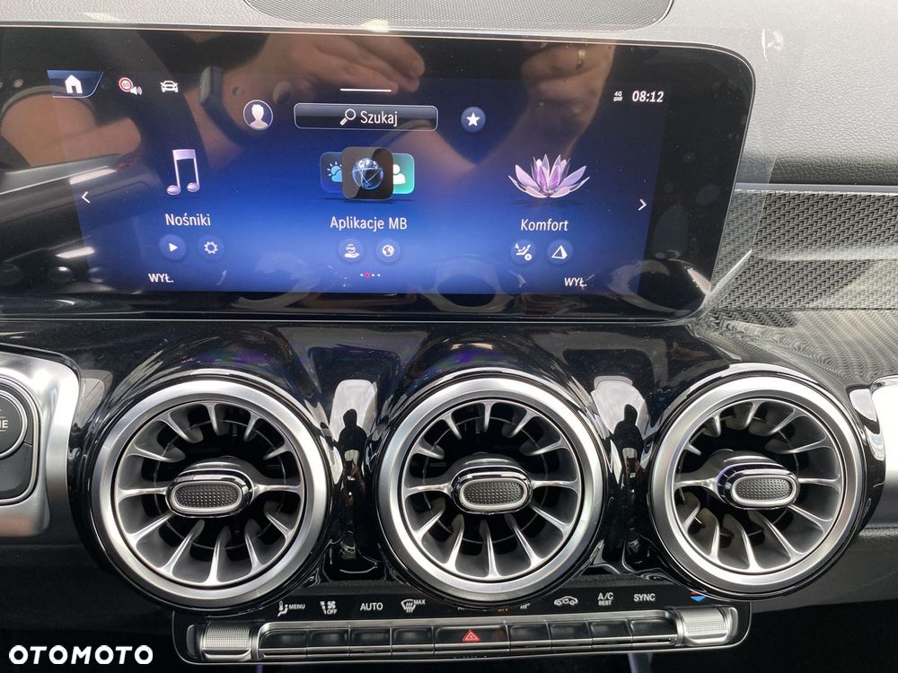 Mercedes-Benz GLB - 17