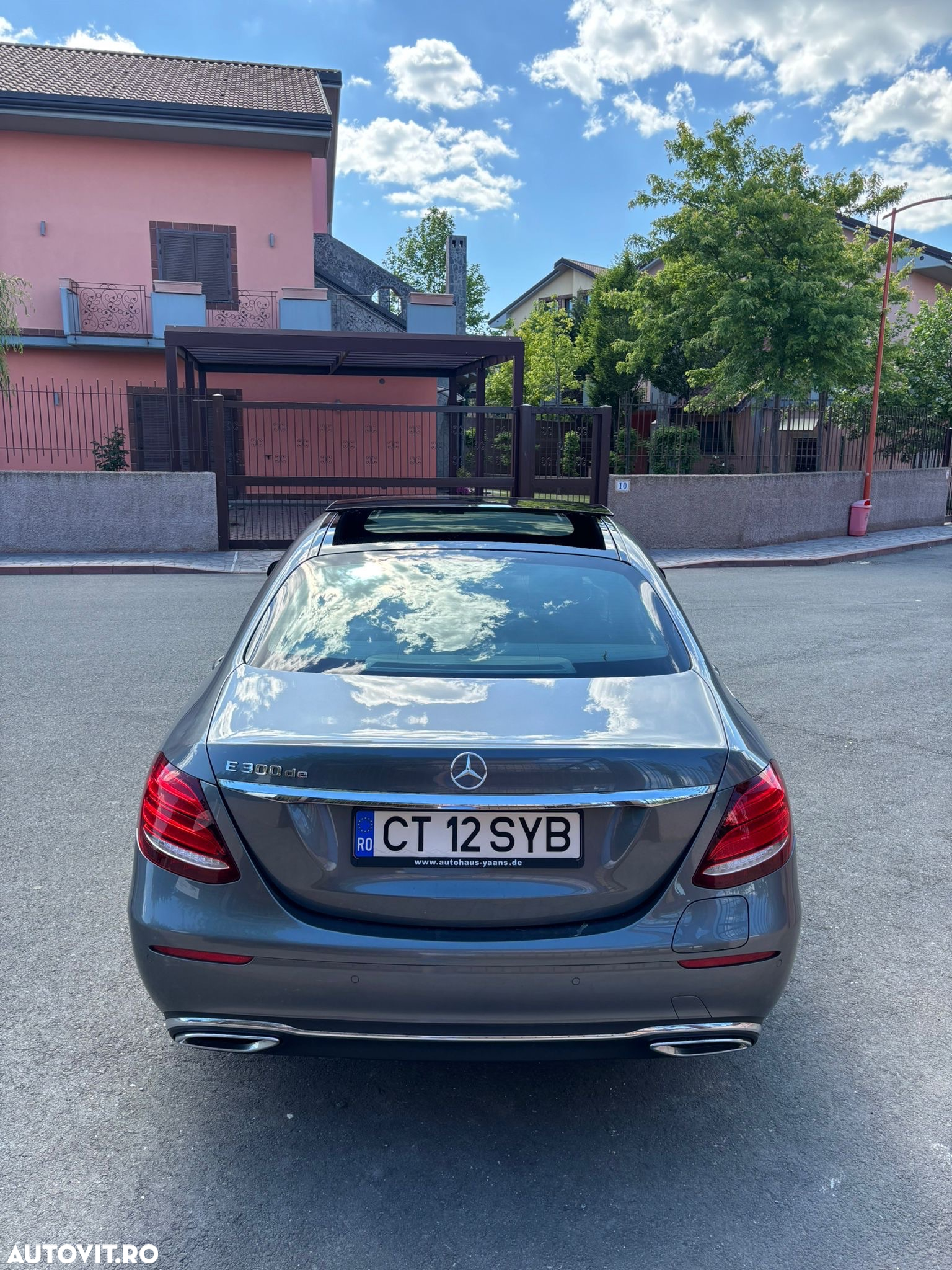 Mercedes-Benz E 300 - 10