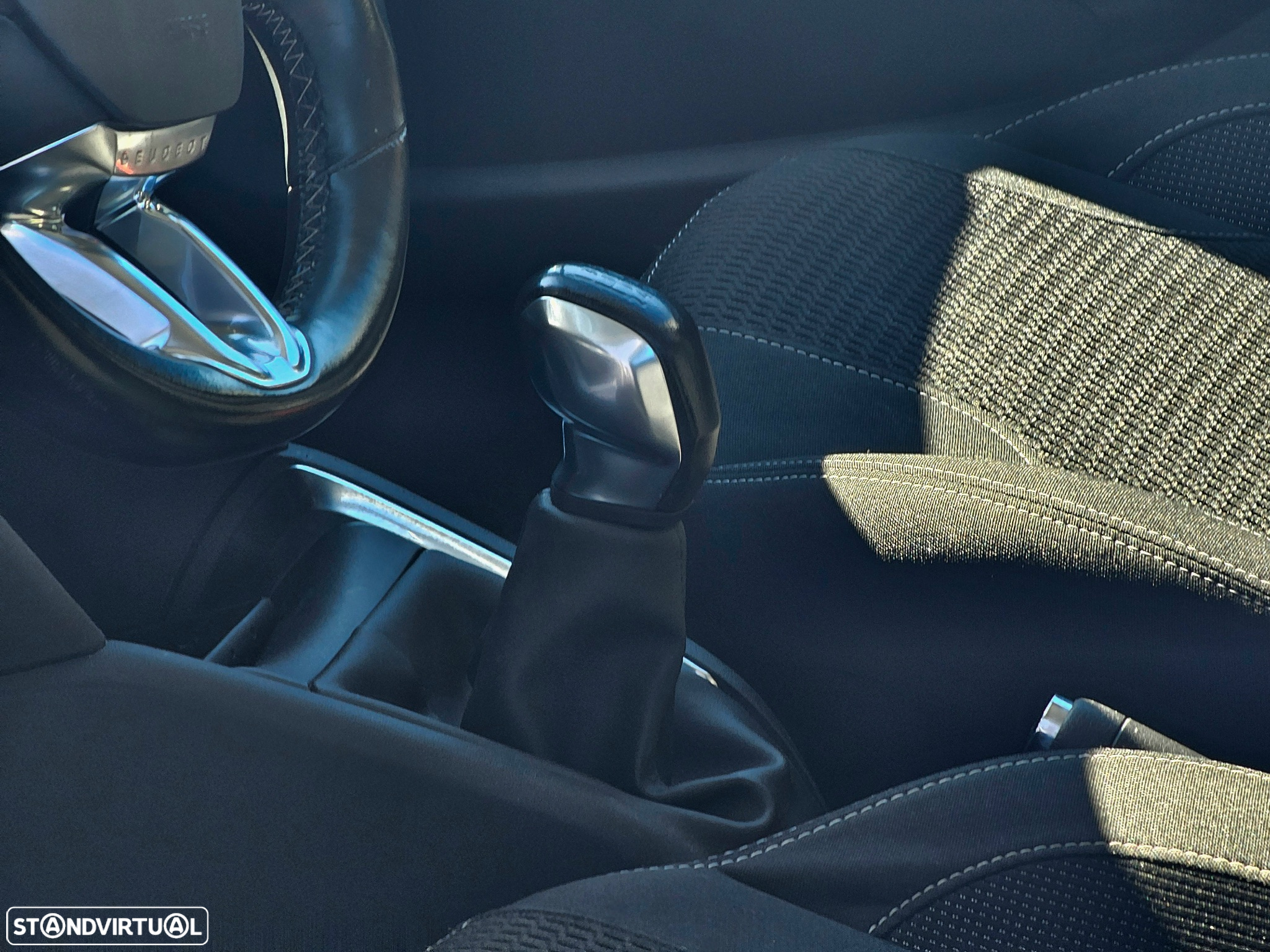 Peugeot 208 1.2 PureTech Allure - 10