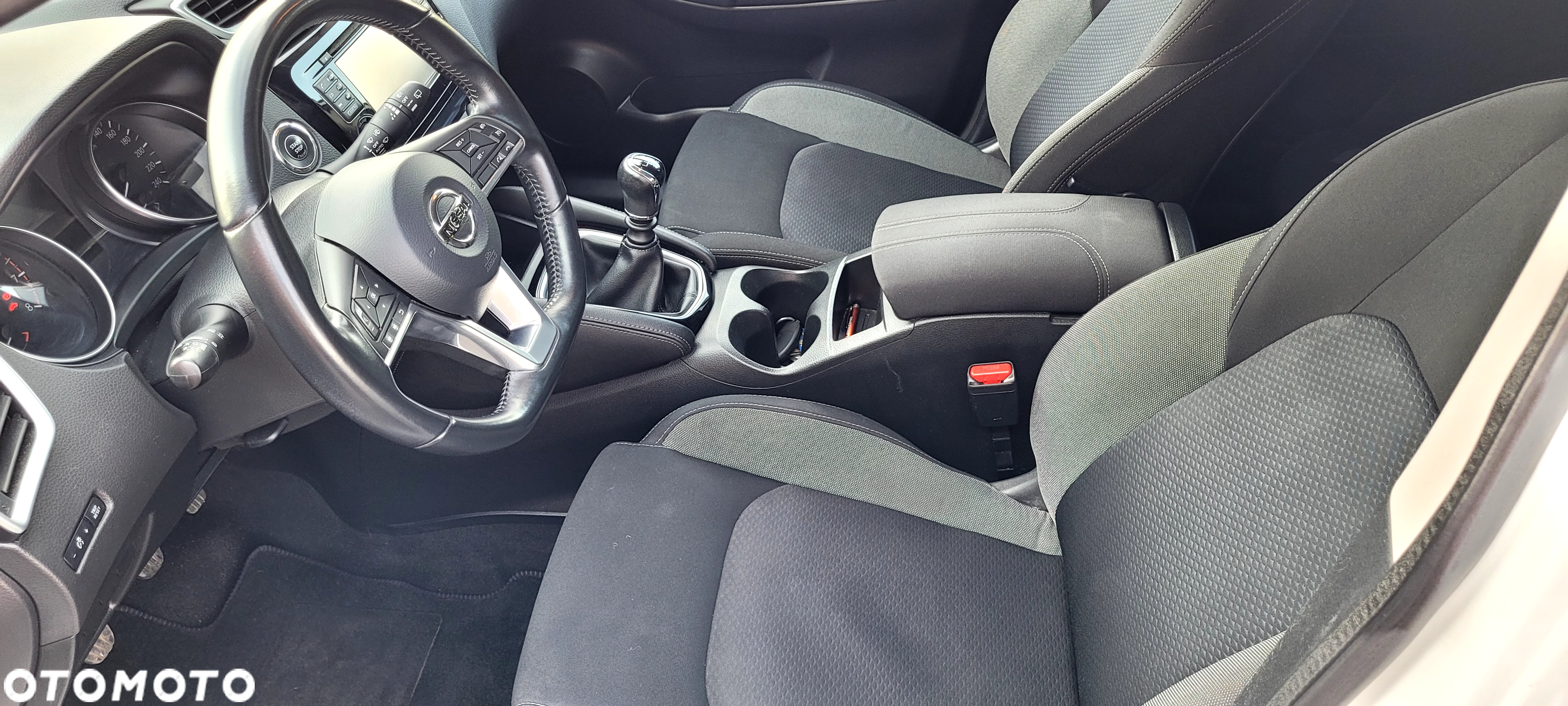 Nissan Qashqai 1.2 DIG-T N-Connecta - 10