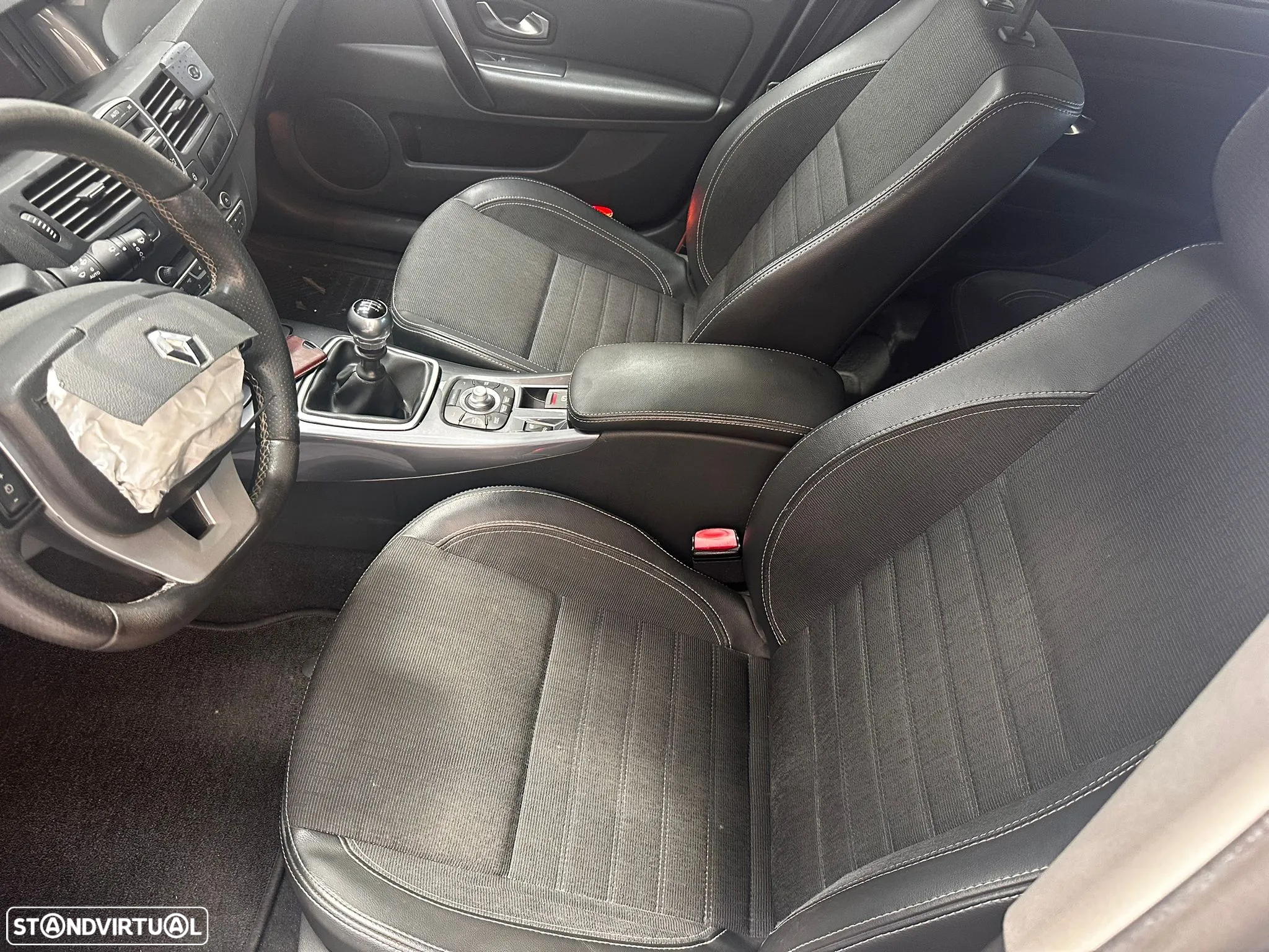 Renault Laguna III Grandtour 2.0 dCi de 2010 para peças - 12