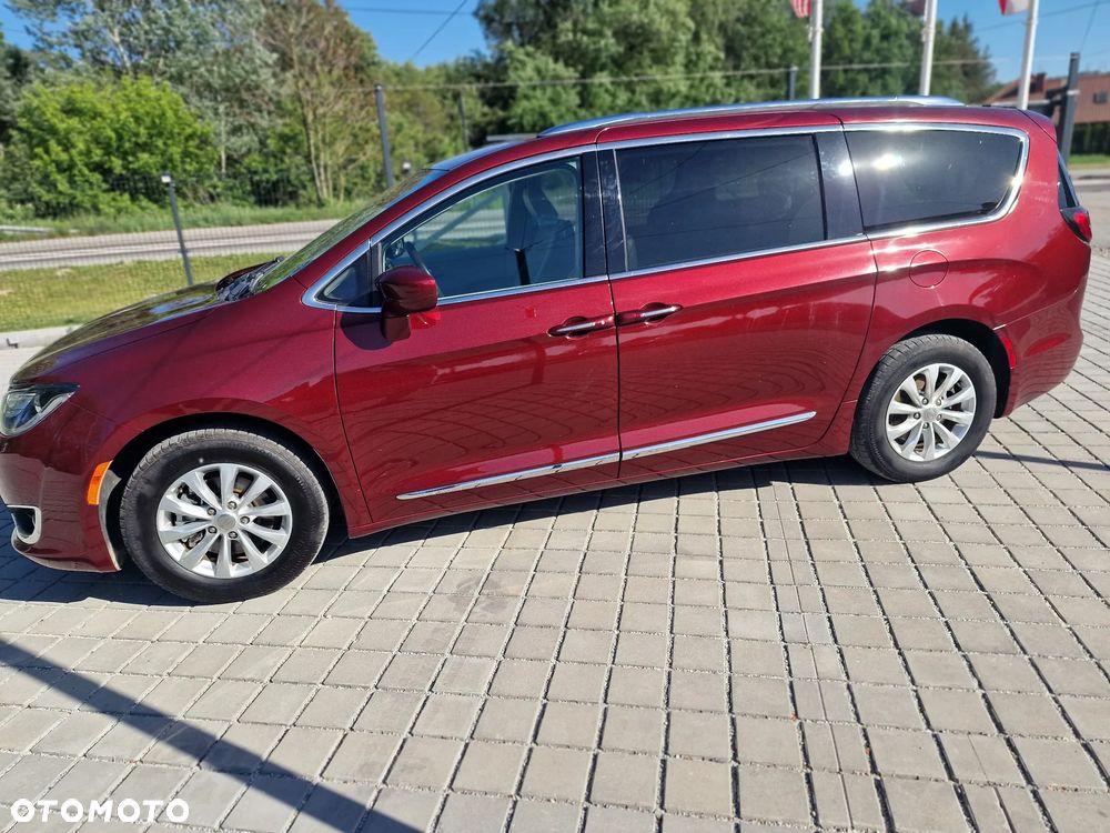 Chrysler Pacifica - 7