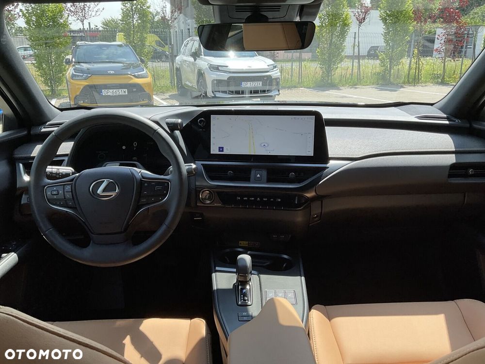 Lexus UX 300h F Sport Design - 11