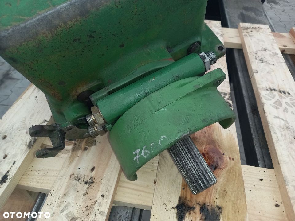 Przystawka przedniego napędu wałek RE47386 RE47384 R95449 John Deere 7600 7700 7800 - 6