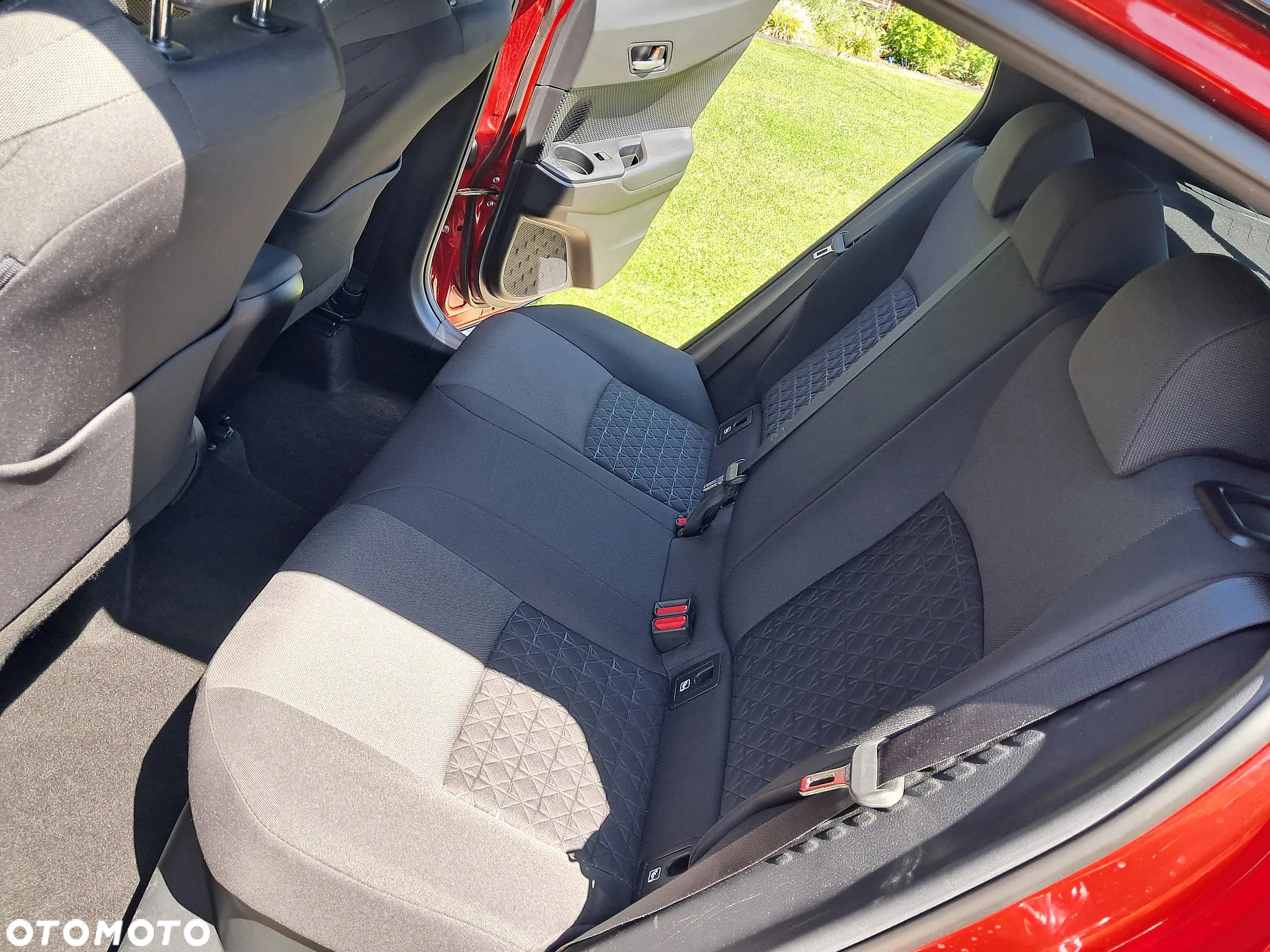 Toyota C-HR - 36