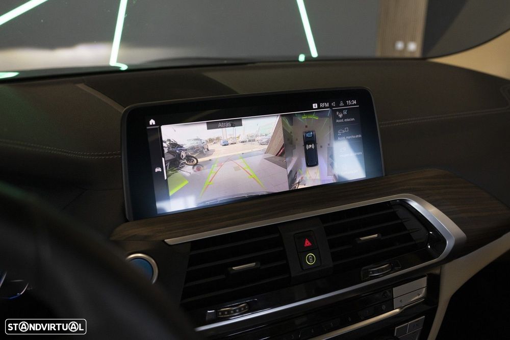 BMW iX3 Inspiring - 13