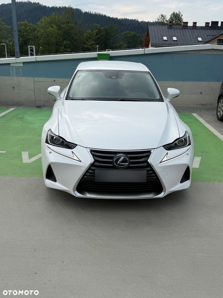 Lexus IS 300h Business Edition - 24