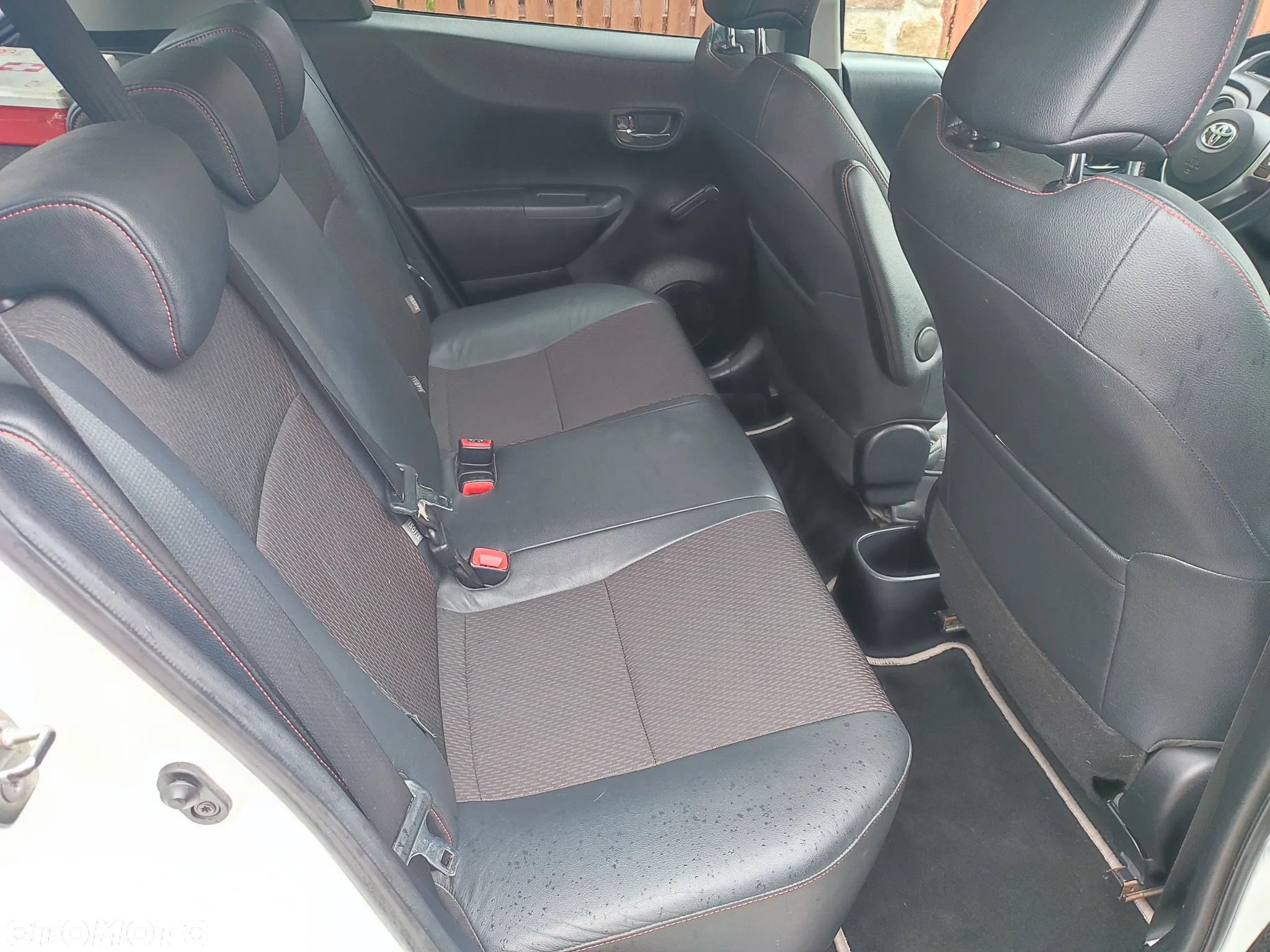 Toyota Yaris - 8