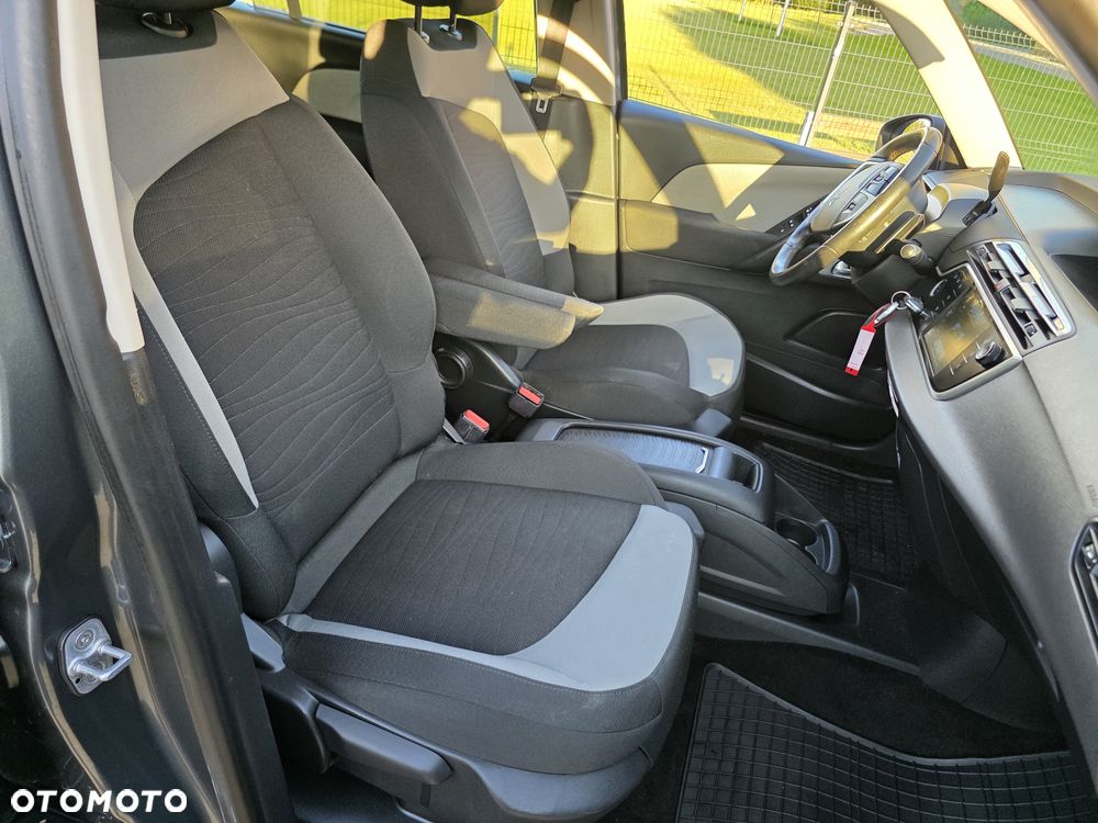 Citroën C4 Grand Picasso - 17