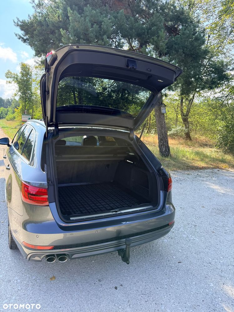 Audi A4 Avant - 16