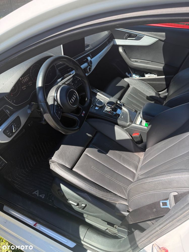 Audi A4 Limousine - 13
