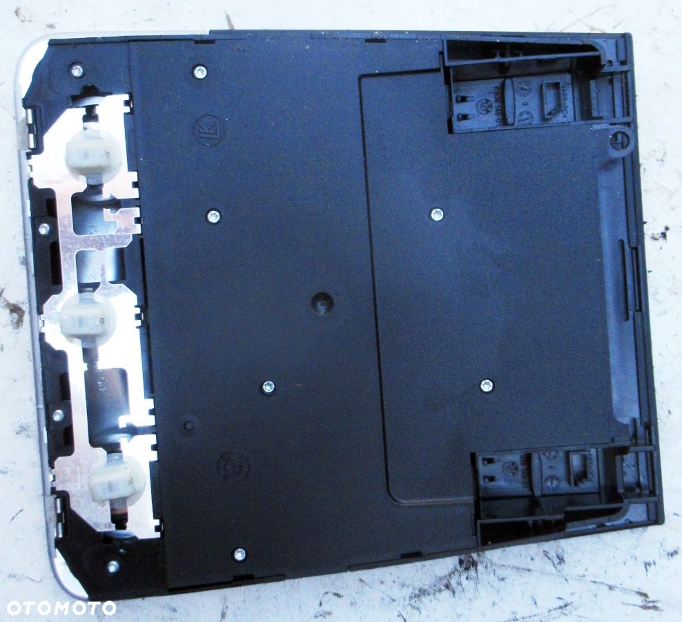 BMW X1 E84 LAMPKA OŚWIETLENIE PODSUFITKI WNĘTRZA 9225477 - 3