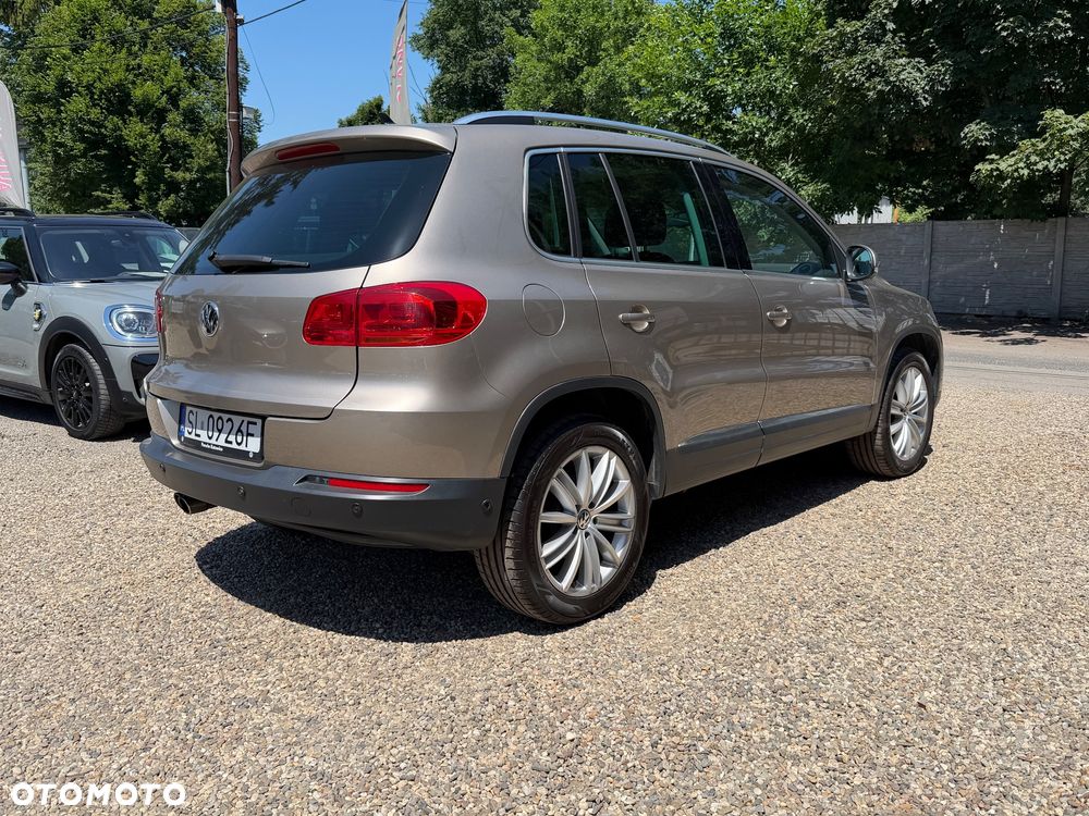 Volkswagen Tiguan 2.0 TDI DPF 4Motion BlueMotion Technology DSG Exclusive - 4