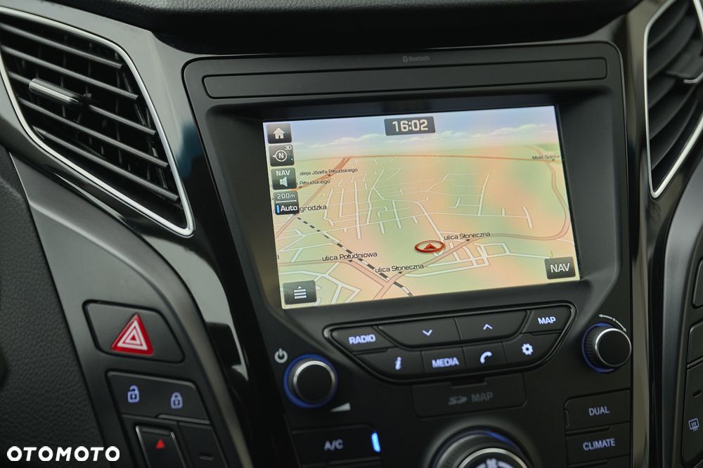 Hyundai i40 Kombi 1.7 CRDi DCT Premium - 4