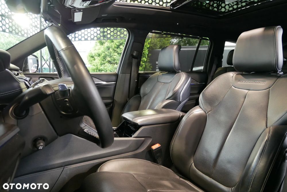 Jeep Grand Cherokee - 12