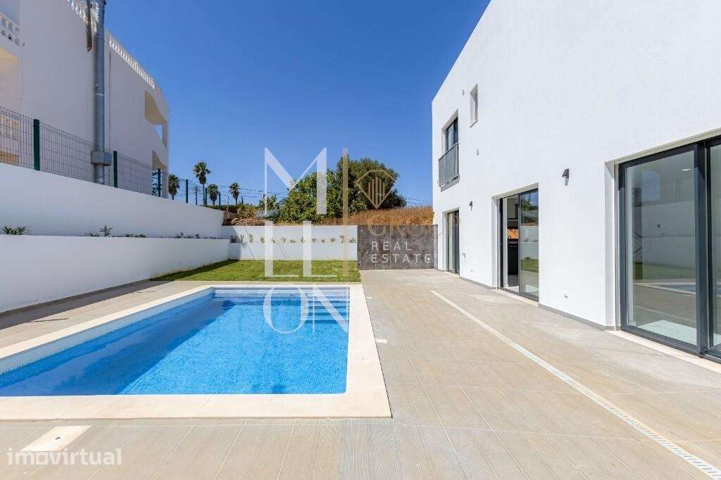 ✨ Moradia Nova T3+1 | Piscina | Jardim | 3 Suites | Zona Exclusiva | A - Grande imagem: 3/37