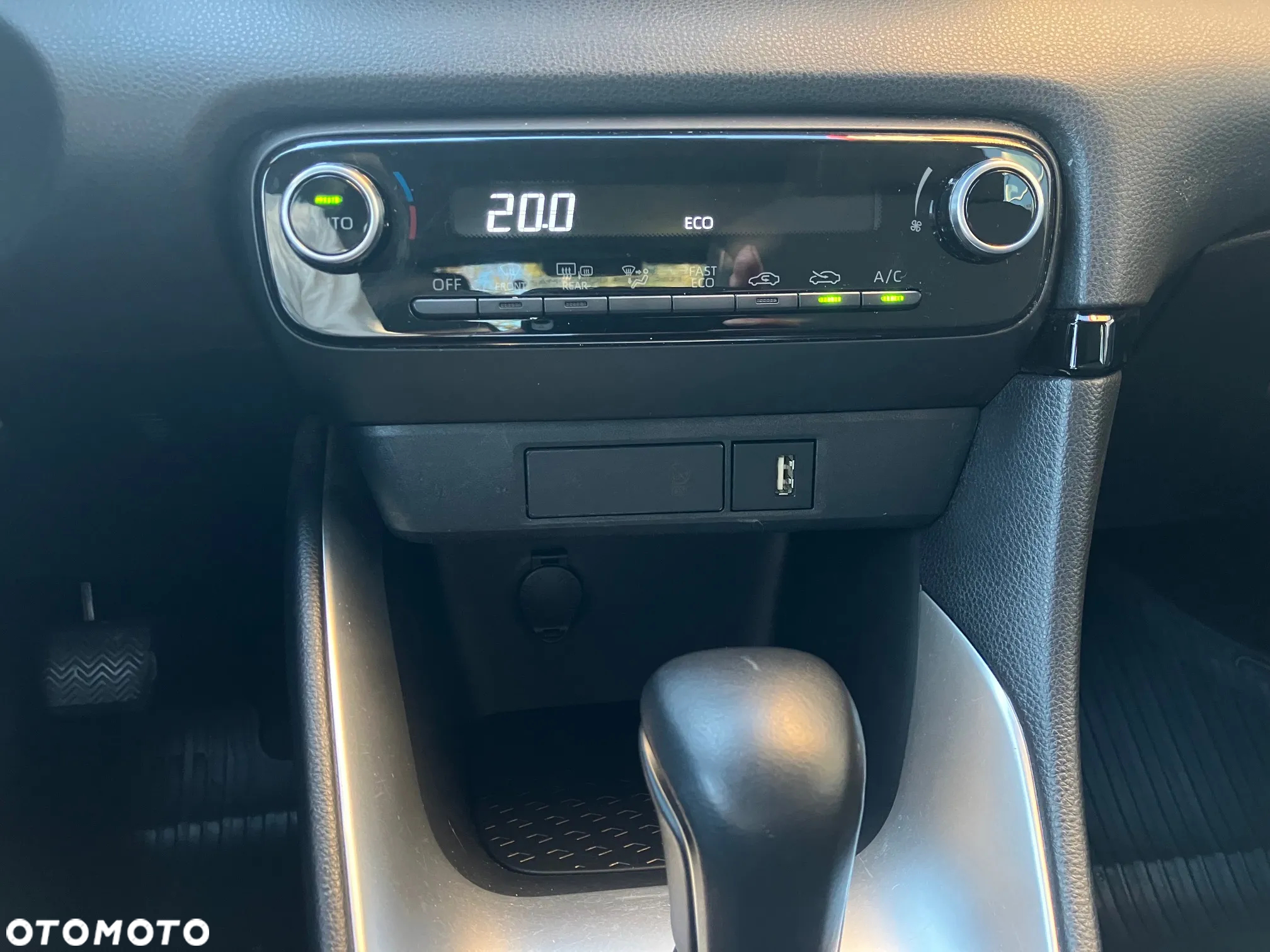 Toyota Yaris Hybrid 1.5 Comfort - 25