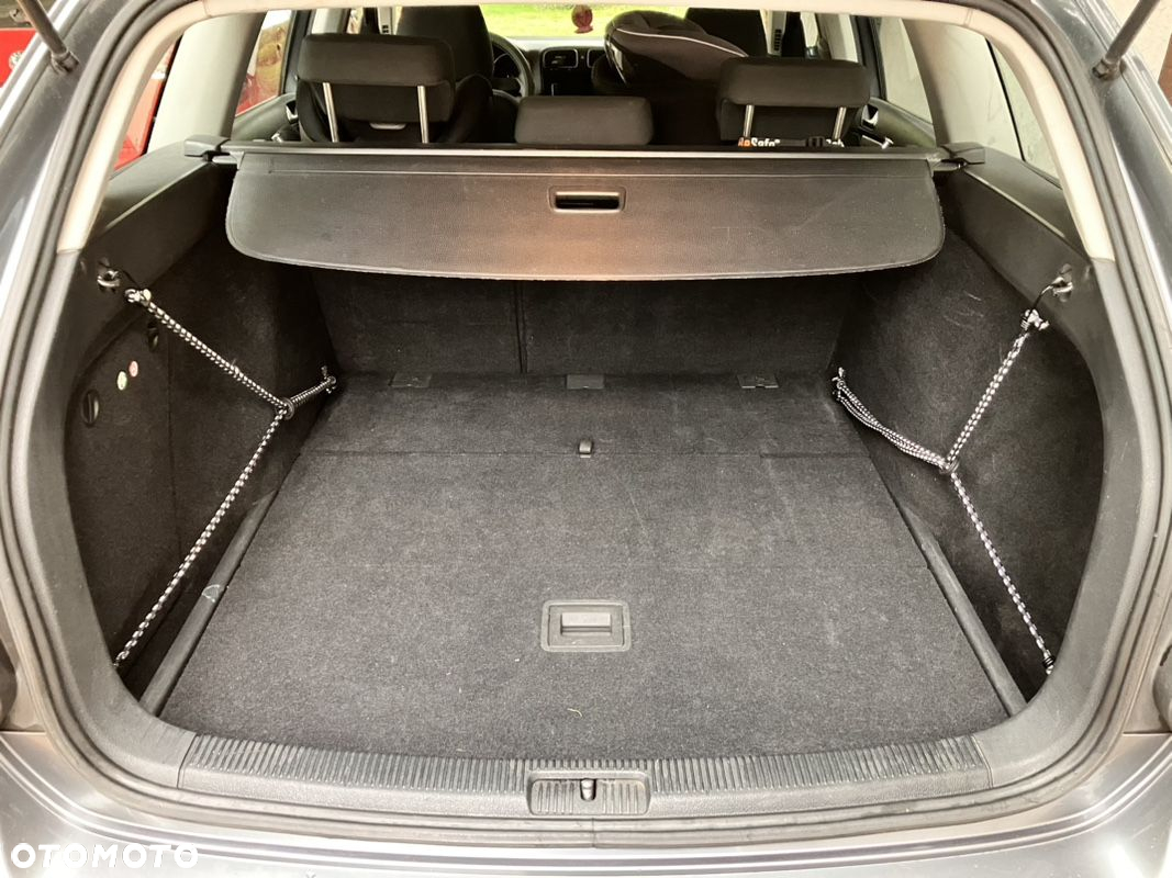 Volkswagen Golf VI 1.6 TDI Comfortline - 9