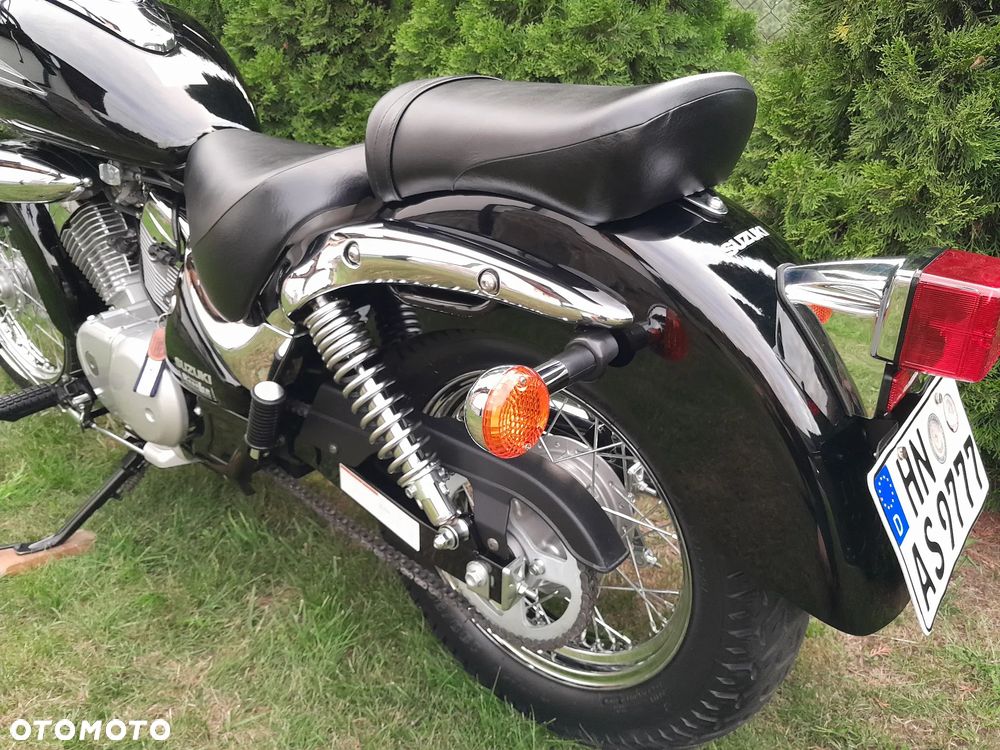 Suzuki Intruder - 16
