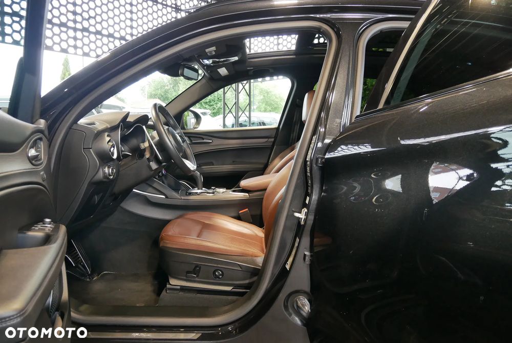 Alfa Romeo Stelvio 2.0 Turbo TI Q4 - 8