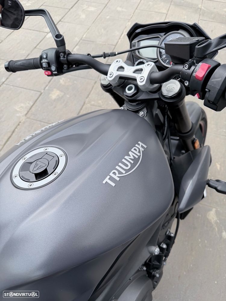 Triumph Street Triple R - 8