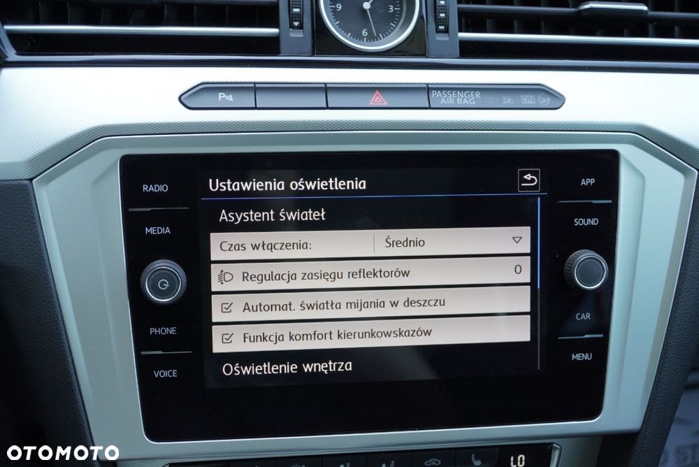 Volkswagen Passat - 21