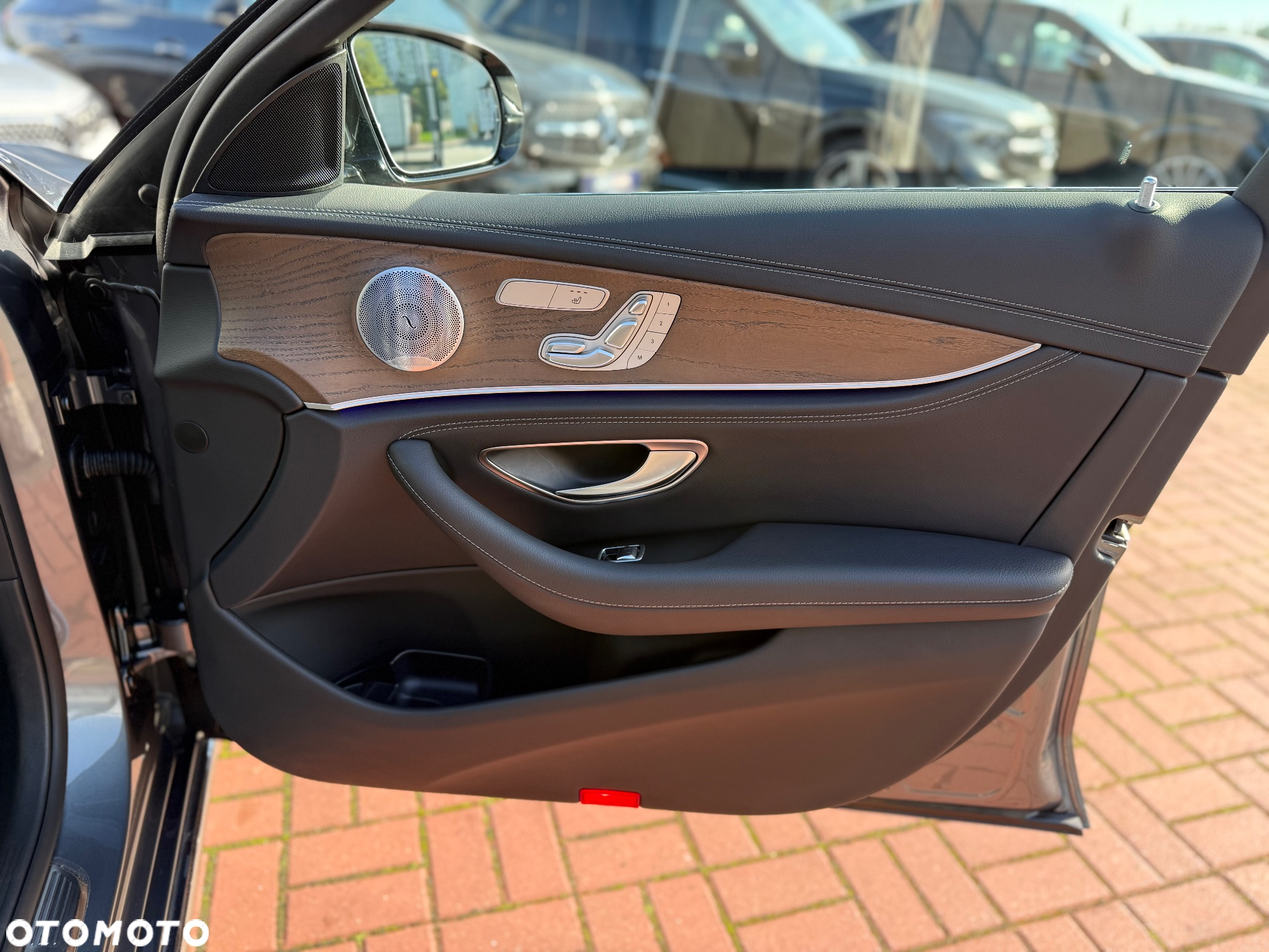 Mercedes-Benz Klasa E 200 4-Matic 9G-TRONIC - 21