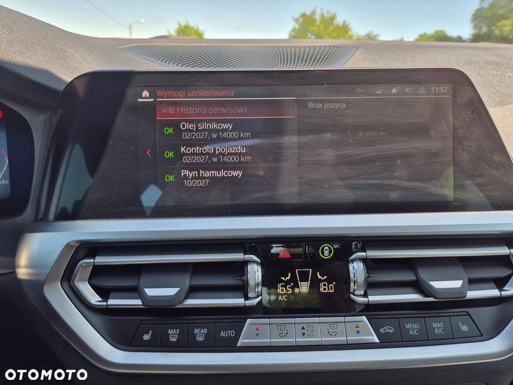 BMW Seria 3 330i xDrive Sport Line - 23