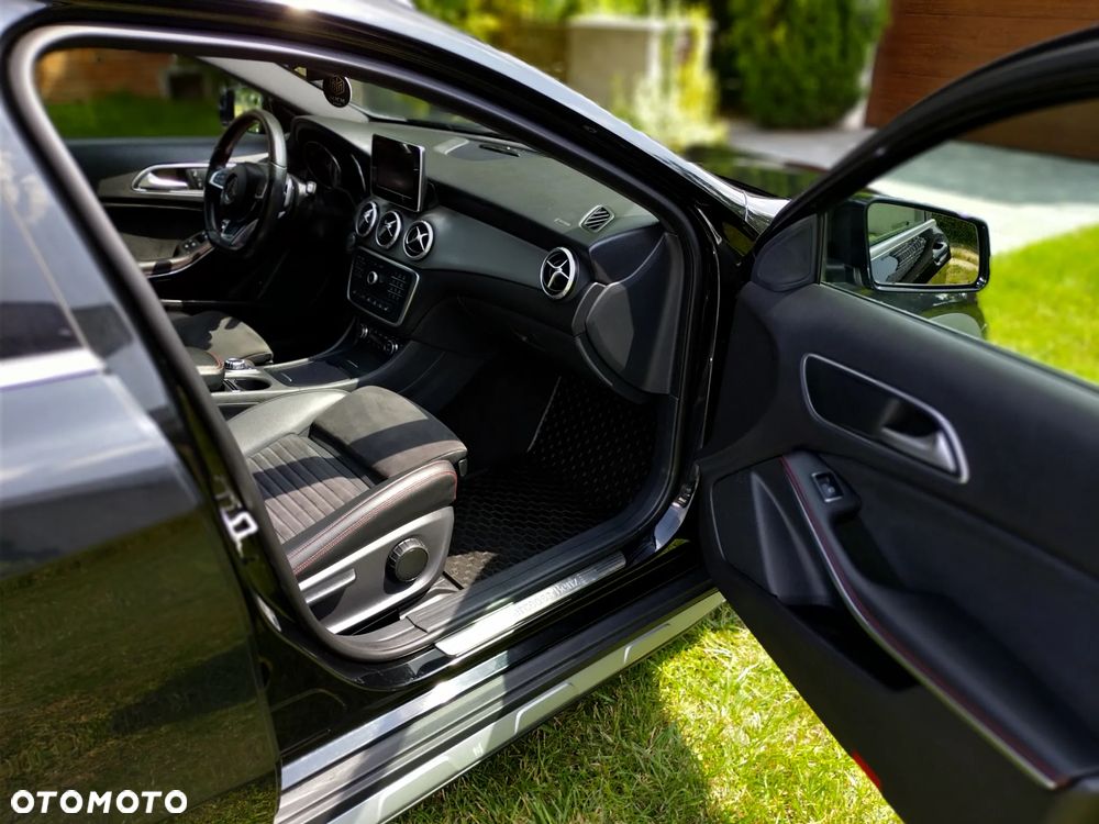 Mercedes-Benz GLA - 13