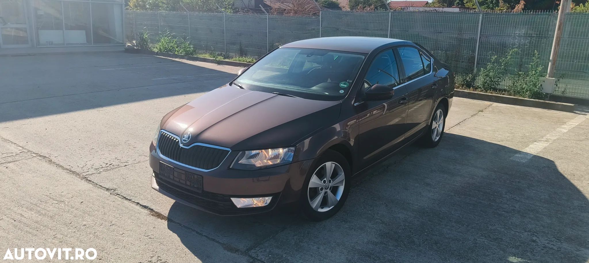 Skoda Octavia 1.6 TDI DSG Style - 1