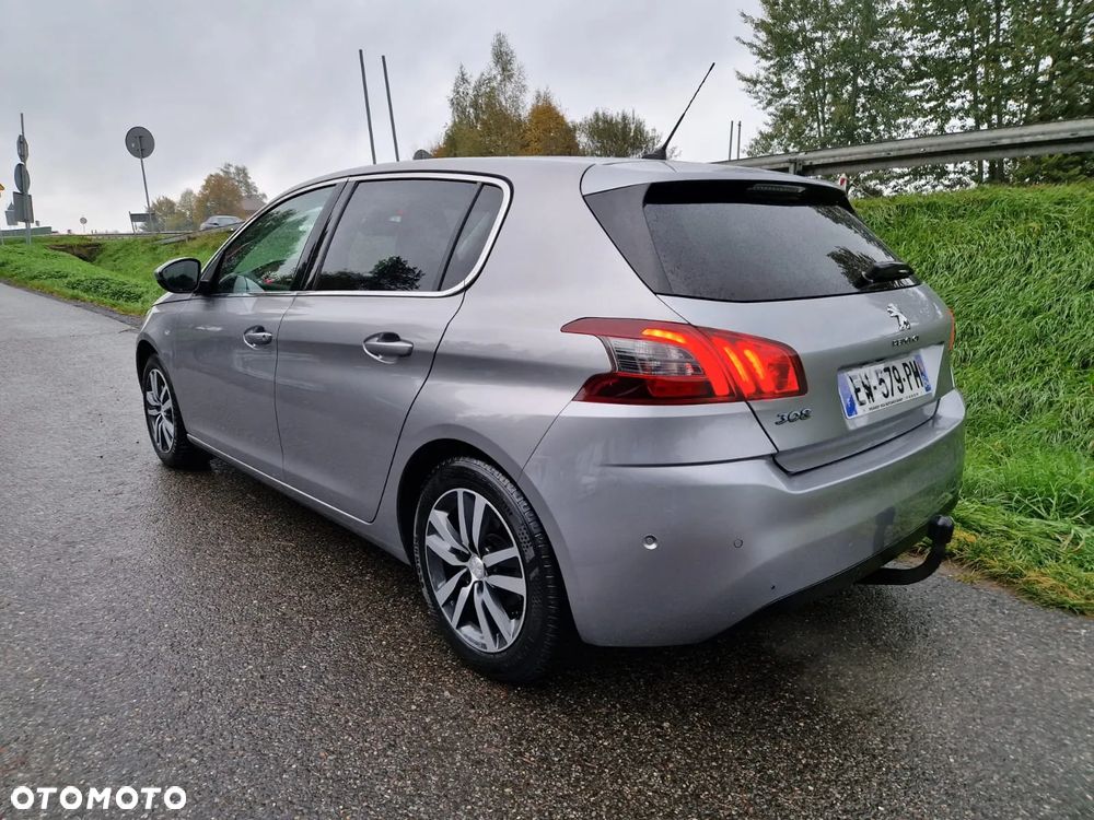 Peugeot 308 - 8