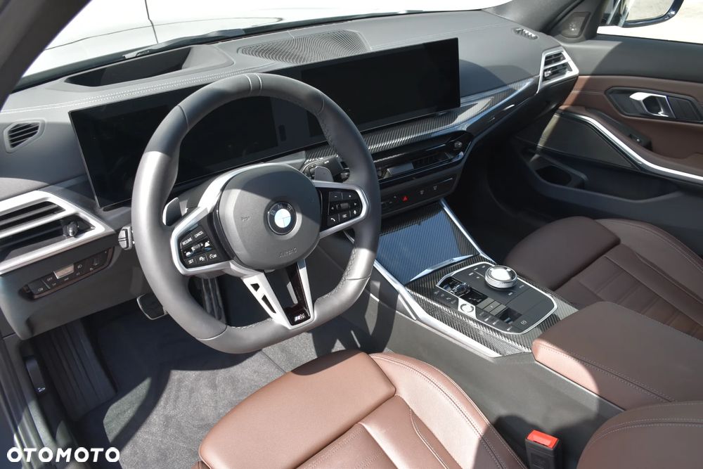 BMW Seria 3 330i xDrive M Sport - 16