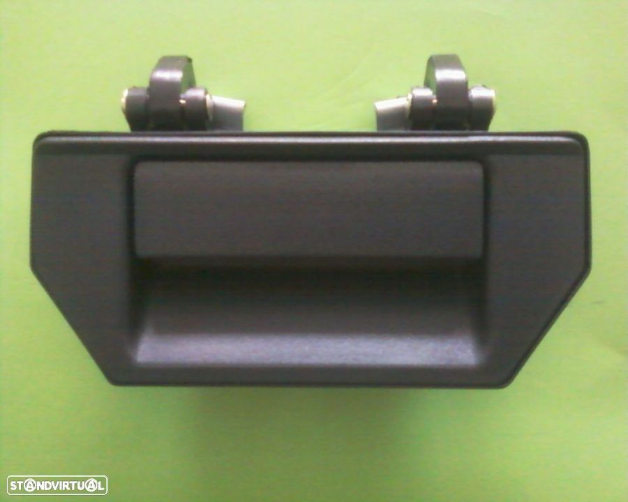 puxador tampa da mala Nissan D21 e D22 (NOVO) - 1