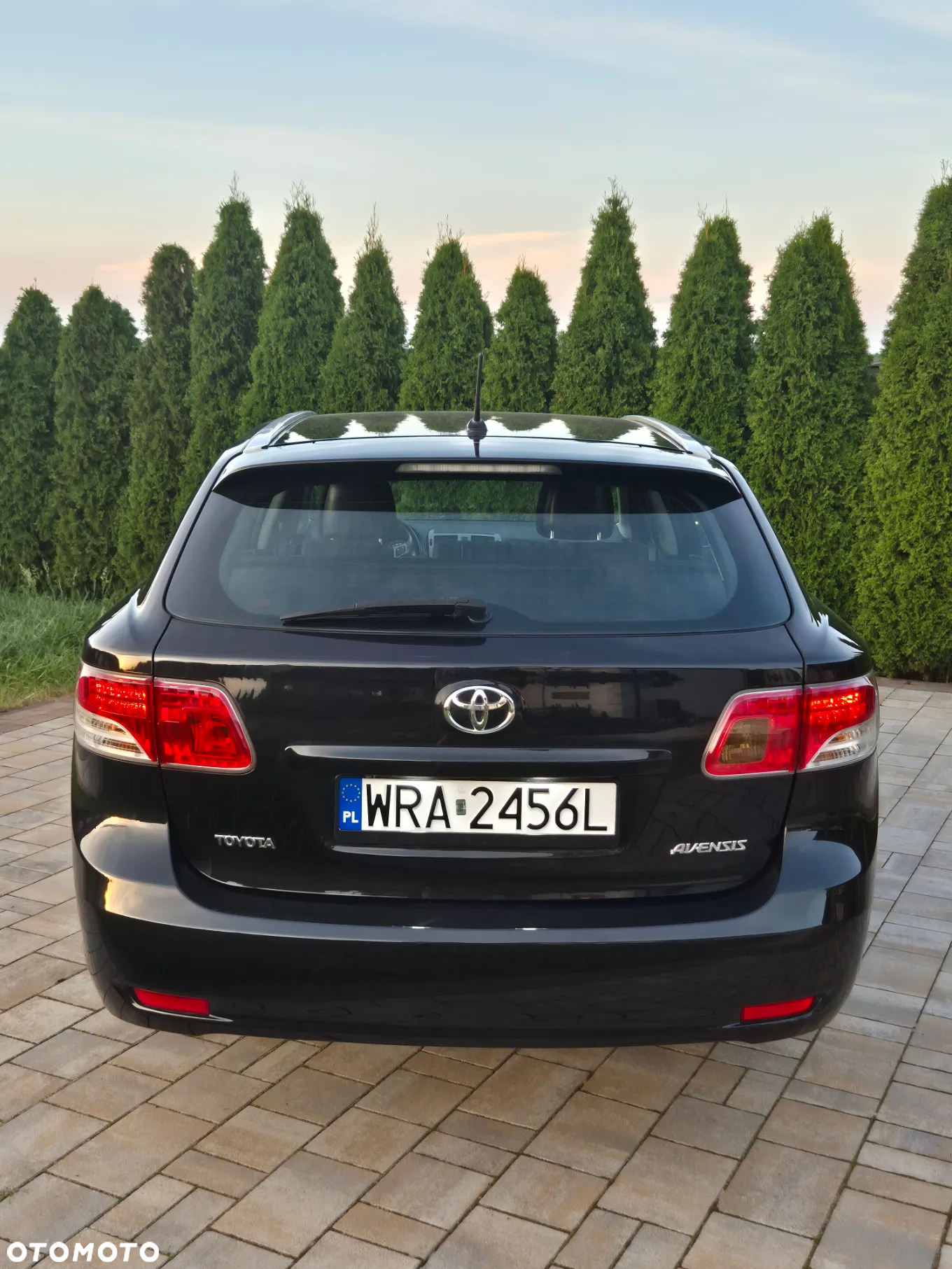 Toyota Avensis 1.8 Premium EU5 - 18