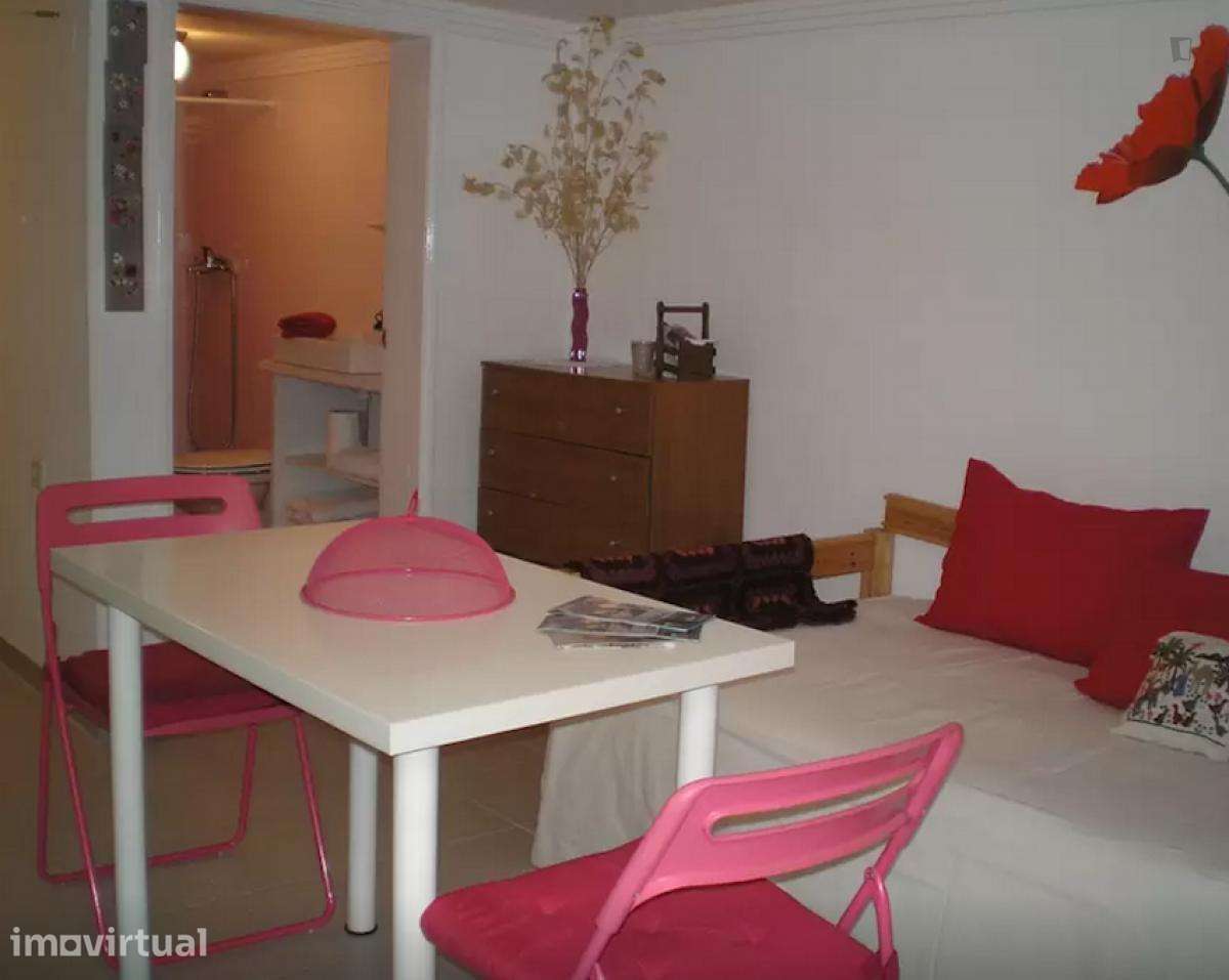 Apartamento com 1 quartos - localizado em Sé Lisbon - Grande imagem: 3/18