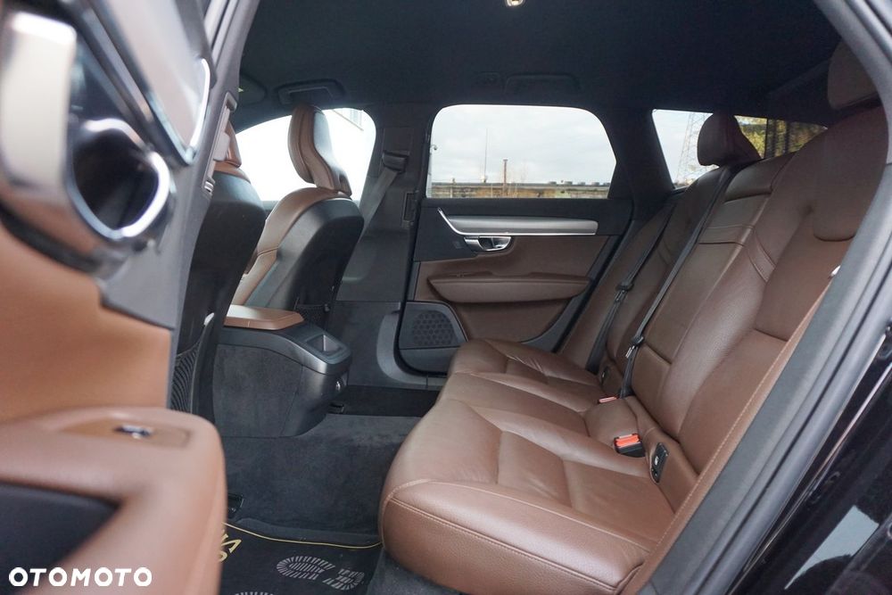 Volvo V90 D3 Geartronic Momentum Pro - 34