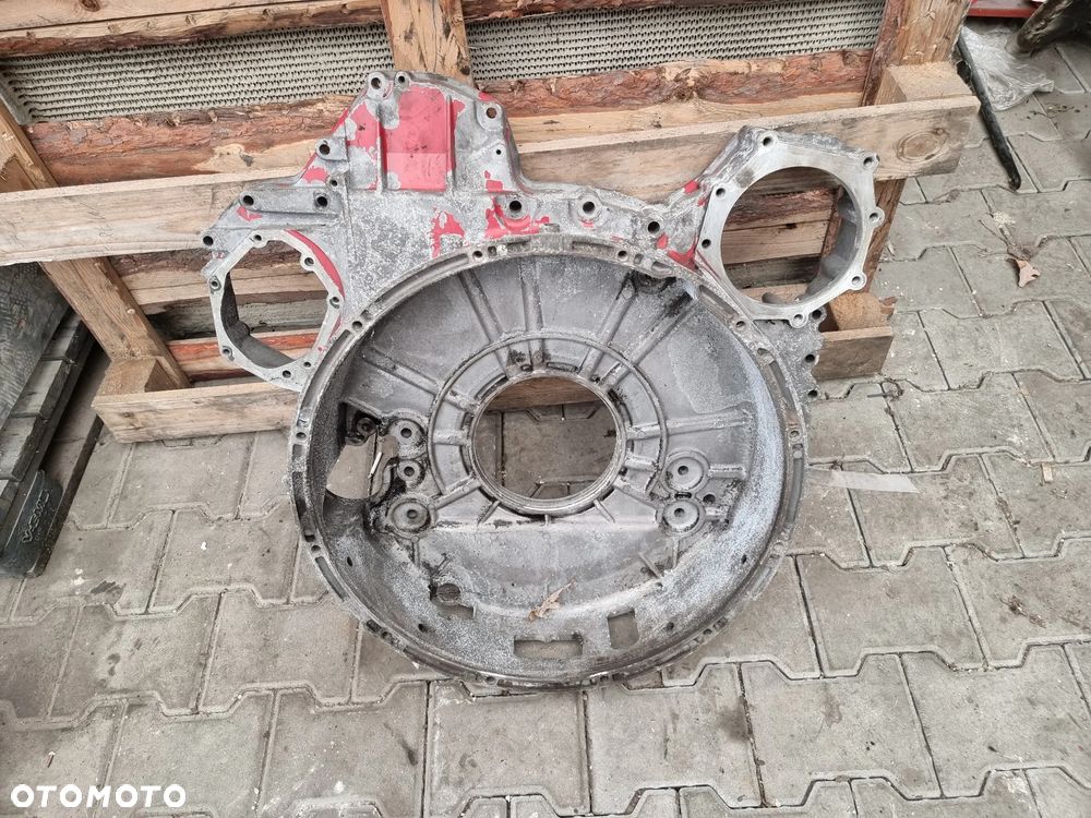 SCANIA 4 R OBUDOWA KOŁA ZAMACHOWEGO ROZRZĄDU - 1