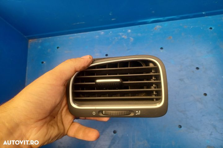 Grila ventilatie bord stanga 5K0819703K 5K0819709D Volkswagen VW Golf - 1