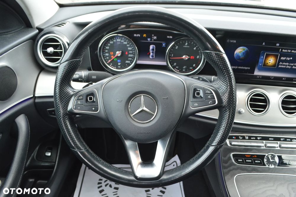 Mercedes-Benz Klasa E 220 d 9G-TRONIC - 18