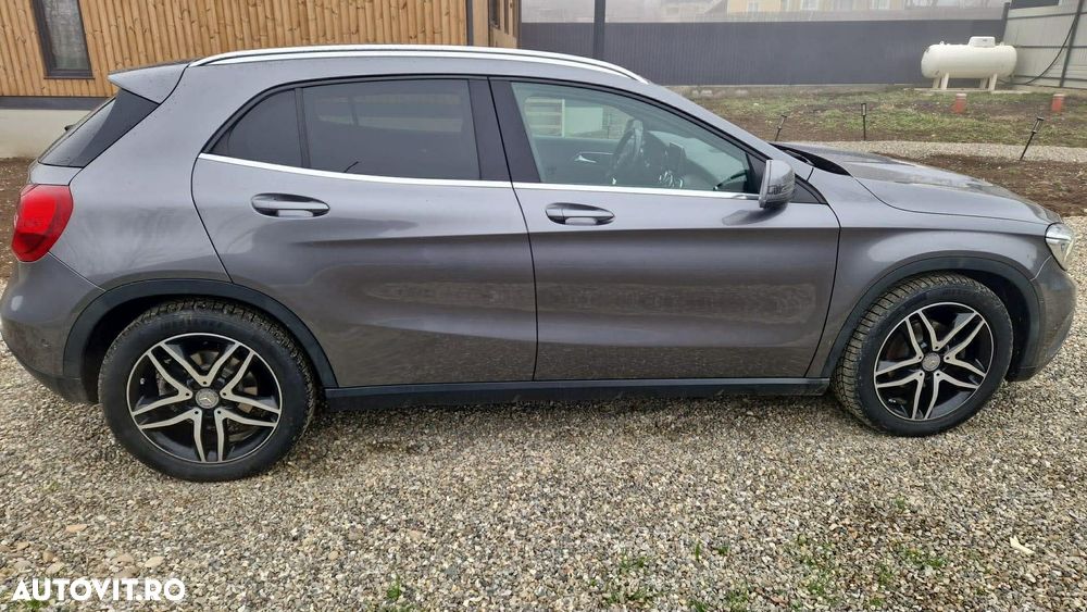 Mercedes-Benz GLA 220 CDI 7G-DCT Urban - 5