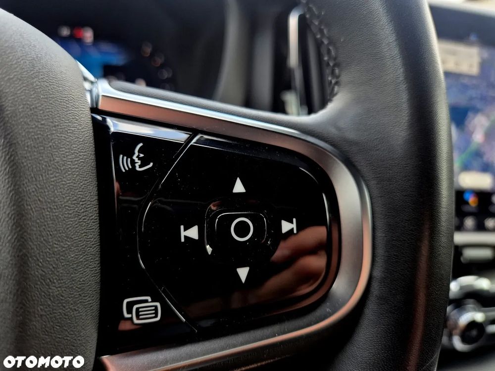 Volvo XC 60 B4 D AWD Ultimate Dark - 24